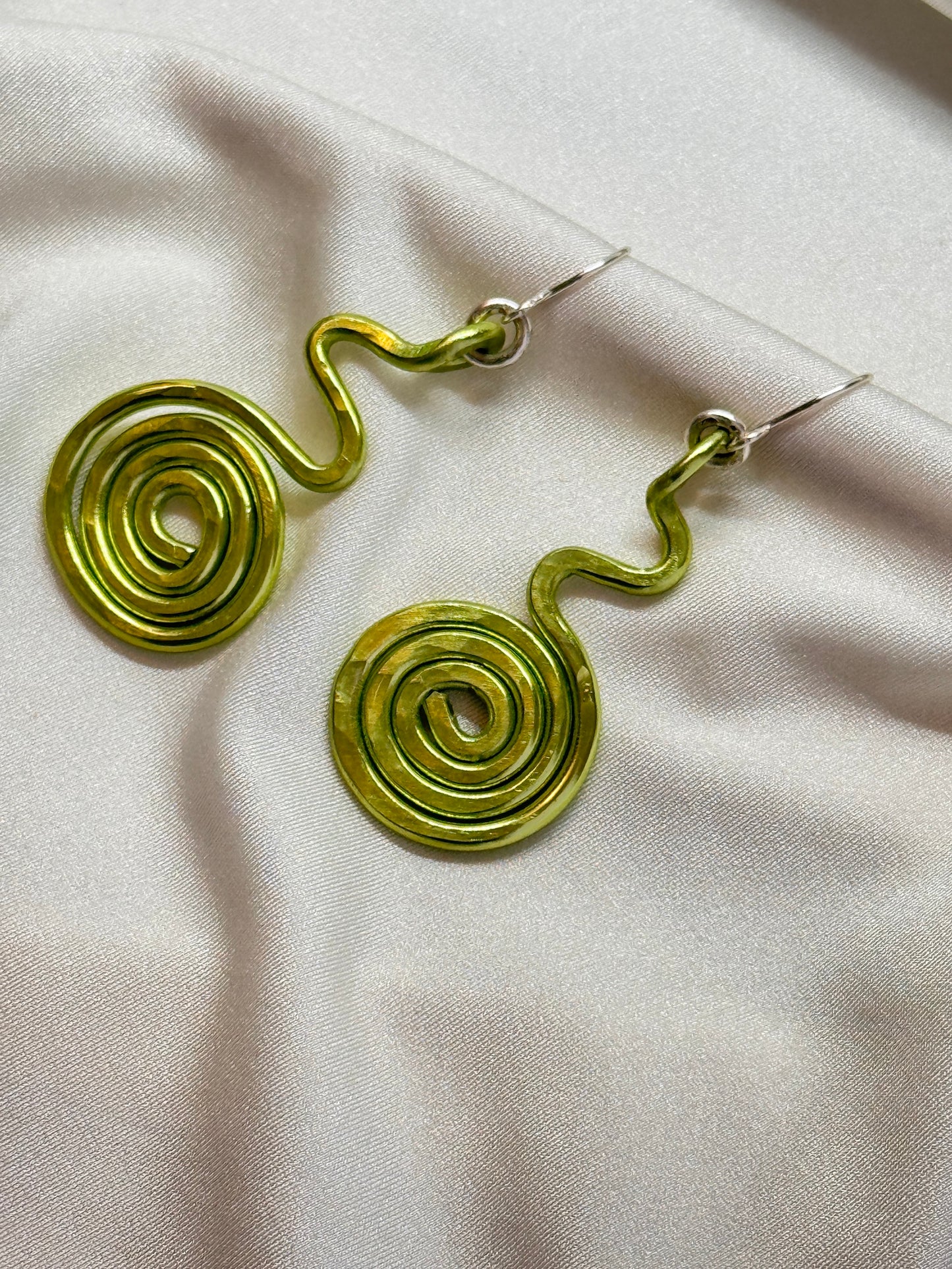Aretes verdes en aluminio