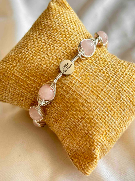 Bonita Bracelet – Rose Quartz & Silver-Tone Copper/ Brazalete Bonita – Cuarzo Rosado y Cobre Plateado